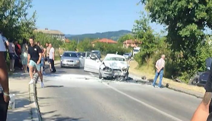 Nova saobraćajna nezgoda na ”Pisti” između Kalesije i Živinica, više lica povrijeđeno (FOTO)