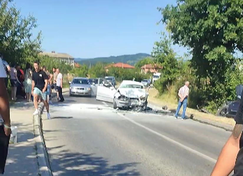 Nova saobraćajna nezgoda na ''Pisti'' između Kalesije i Živinica, više lica povrijeđeno (FOTO)