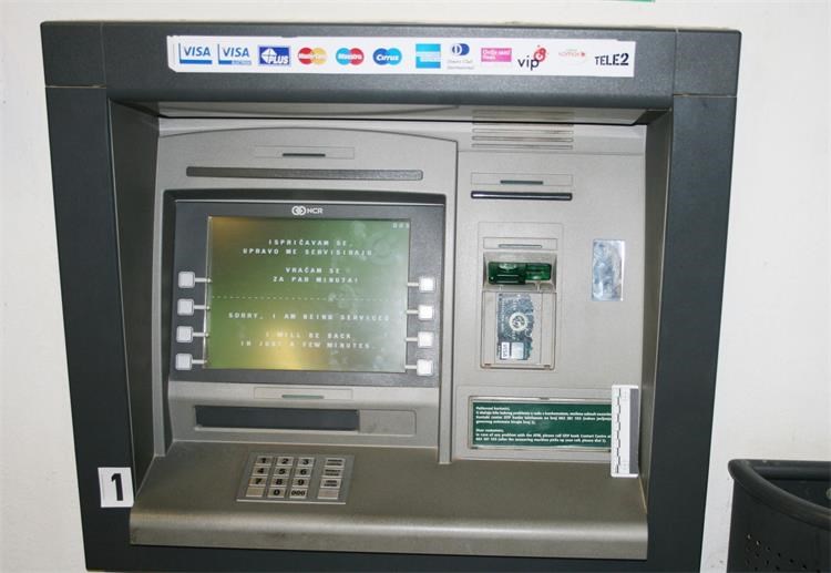 Nova granica za podizanje gotovine na bankomatima?