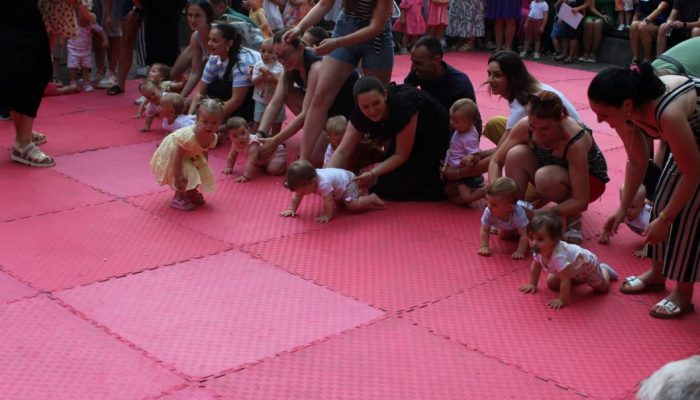 “Konferencija beba” u Zvorniku ukazala na značaj roditeljstva i porodičnih vrijednosti