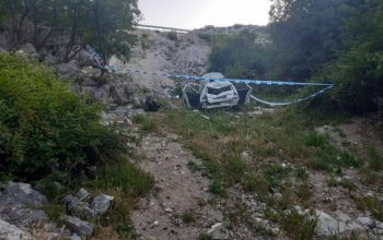 Na putu prema moru tragična saobraćajna nesreća, smrtno stradali majka i dijete (FOTO)
