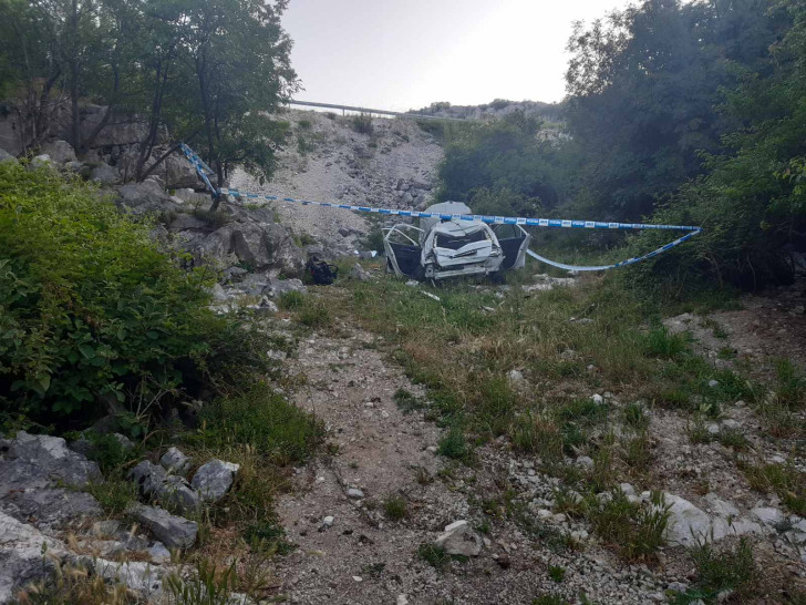 Na putu prema moru tragična saobraćajna nesreća, smrtno stradali majka i dijete (FOTO)