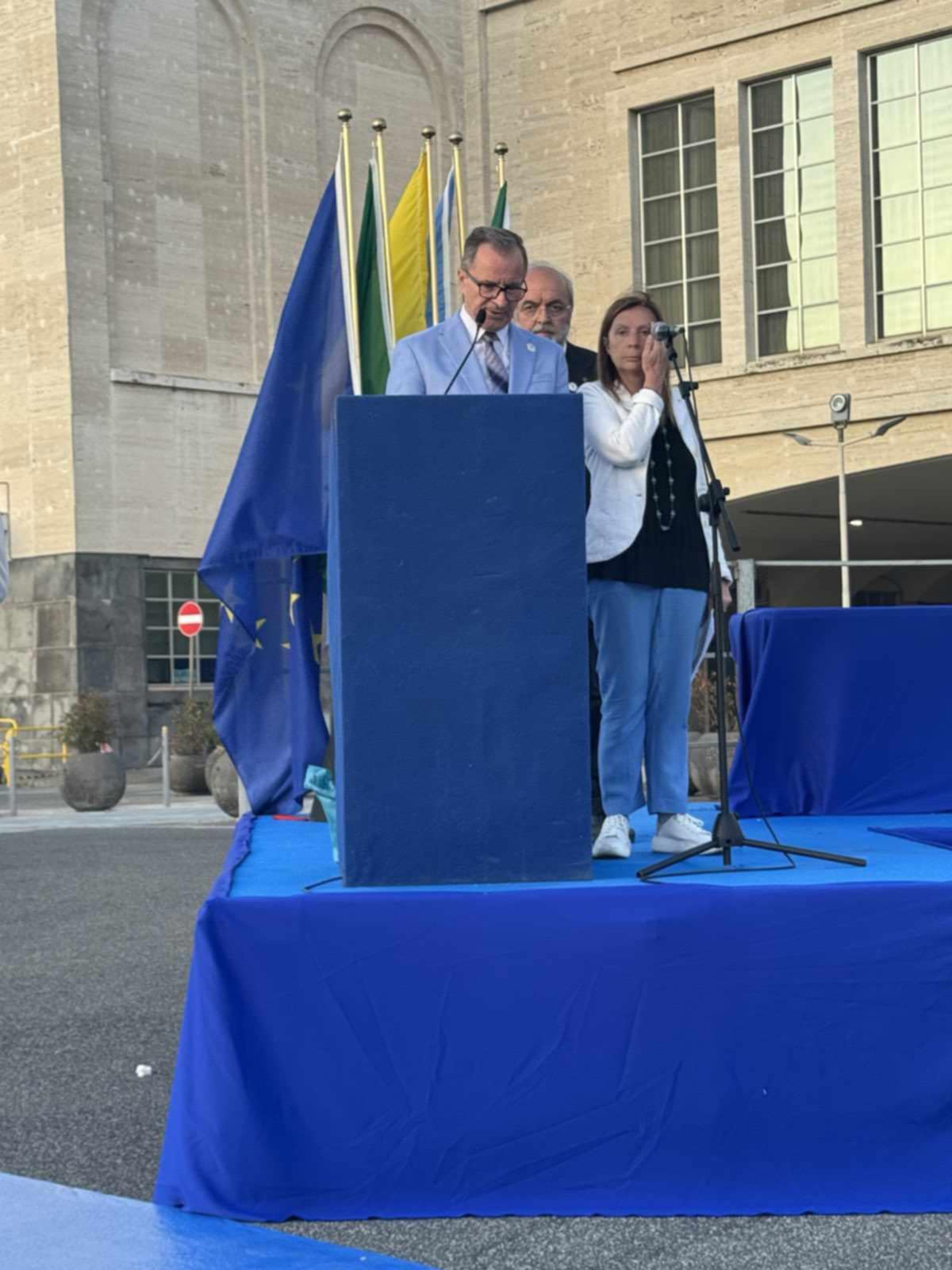 Srebrenici dodijeljena Mediteranska nagrada za mir i posvećen Totem mira u Napulju (FOTO)