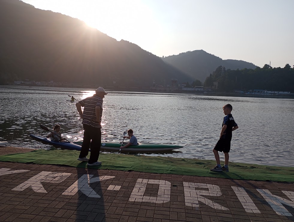 Ljeto na Diviču može da počne: Uređuje se plaža, stigao pijesak za odbojkaško igralište, počinju treninzi veslača (FOTO)