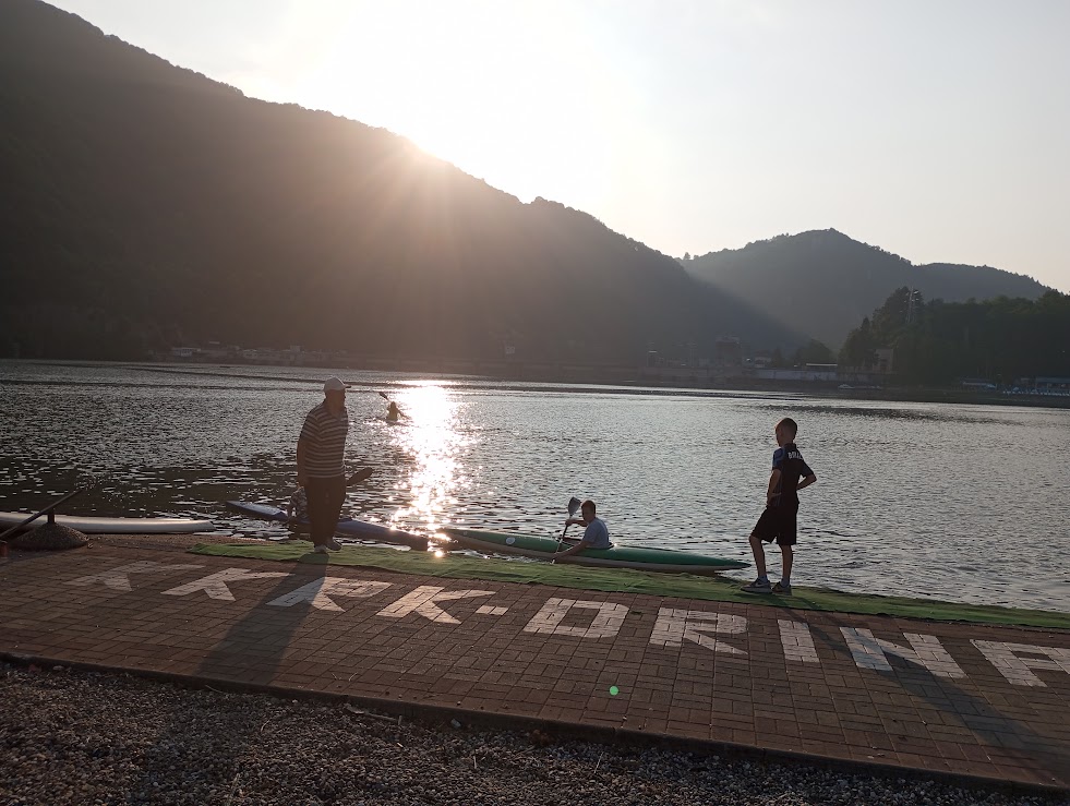 Ljeto na Diviču može da počne: Uređuje se plaža, stigao pijesak za odbojkaško igralište, počinju treninzi veslača (FOTO)