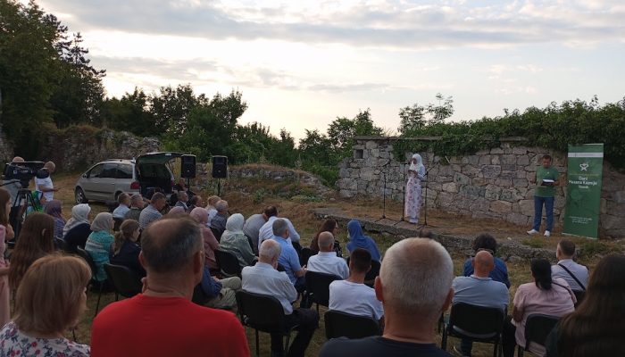 Književno veče na Kula Gradu: Esma Bandić dobitnica nagrade “Hasan Kaimija” za najbolji roman (FOTO)