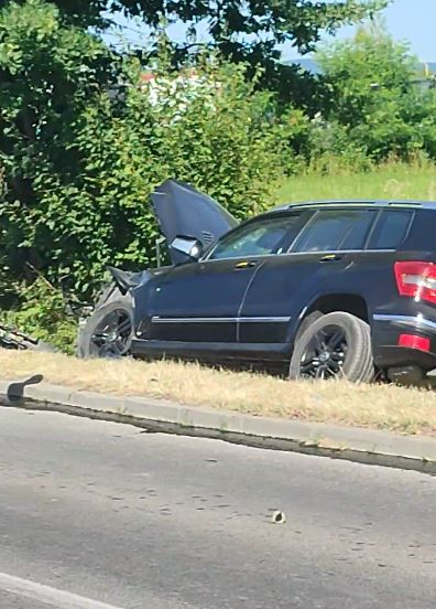 Nova saobraćajna nezgoda na ''Pisti'' između Kalesije i Živinica, više lica povrijeđeno (FOTO)