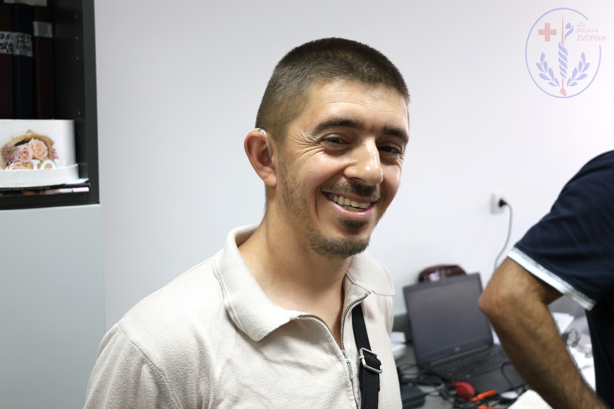 JZU „Bolnica“ Zvornik: Od danas dvadesetdevetogodišnji Selim Mujanović prvi put može normalno da čuje (FOTO)