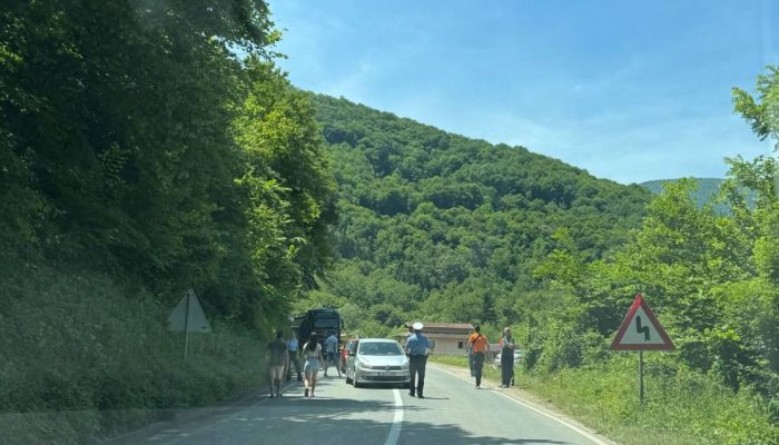 Saobraćajna nezgoda u Kušlatu, obustavljen, a onda usporen saobraćaj (FOTO)