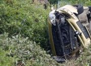 Jedno lice zadobilo teške povrede nakon slijetanja automobila s puta kod Bijeljine (FOTO)