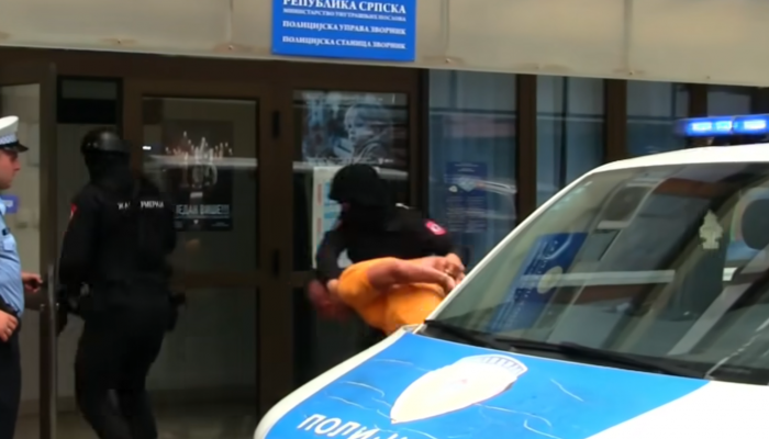 Pet osoba lišeno slobode: Pijani pješak u Zvorniku, narušavanje reda u Bratuncu i potjernica iz Kalesije