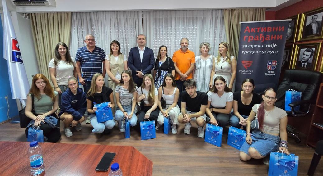 Učenici i profesori iz Sežane u Zvorniku (FOTO)