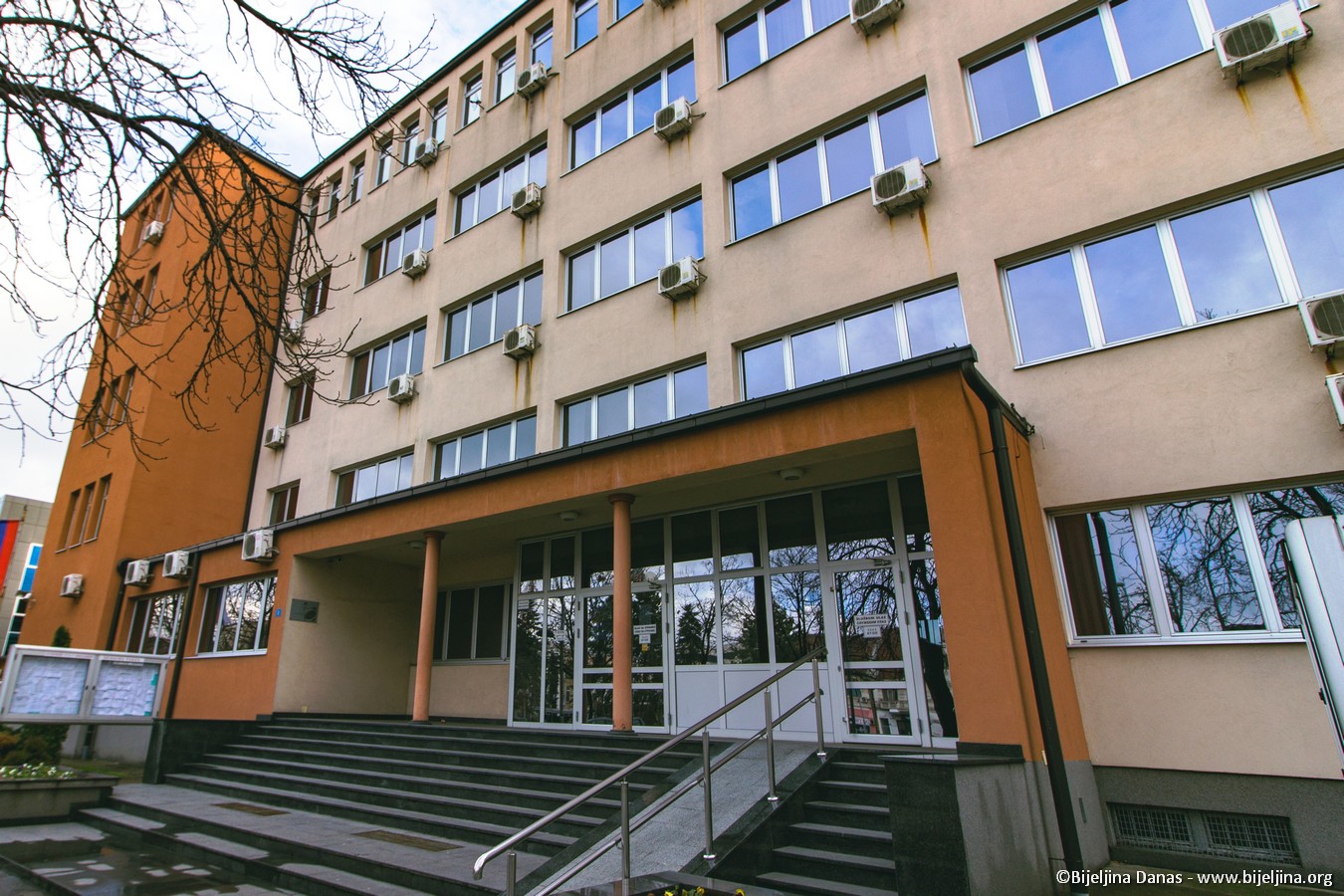 Smanjenje plate sudijama u Bijeljini i to zbog nemara i nepažnje u vršenju službene dužnosti