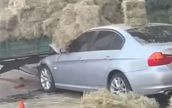 Na putu Zvornik-Bratunac sudar automobila i traktora, dvije osobe povrijeđene, jednom licu prekršajni nalog (VIDEO)