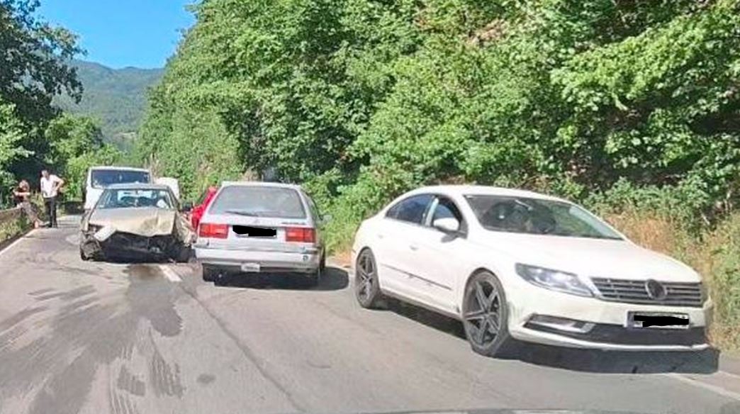 Jedno lice zadobilo povrede u saobraćajnoj nezgodi u Kušlatu (FOTO)