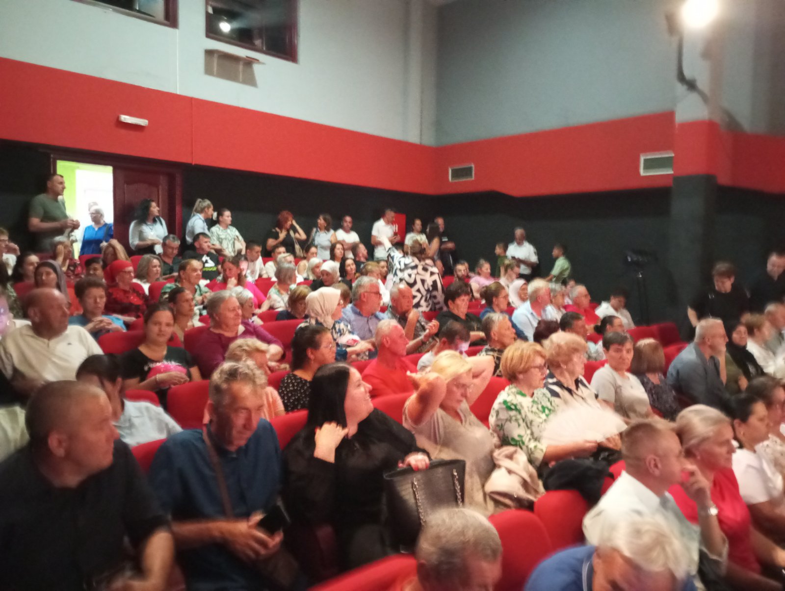 Festival sevdalinke Drino Vodo oduševio prisutne: Dom omladine ispunjen do posljednjeg mjesta (FOTO)