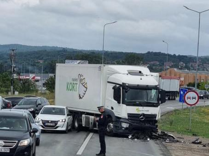 Vozač načelnika Policijske uprave Bijeljina poginuo u nesreći kod Modriče, povrede zadobio i Nebojša Prodanović, predsjednik Sindikata MUP-a RS (FOTO)