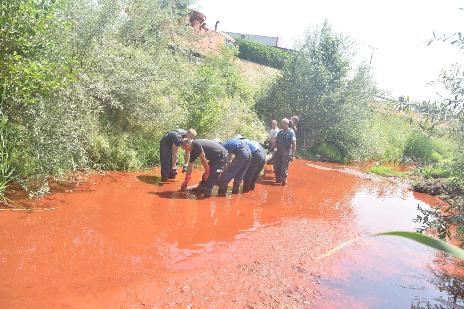 Nova Alumina: Nastavljaju se radovi na sanaciji i uklanjanju ostataka crvenog mulja (FOTO)