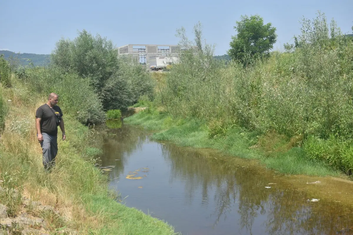 Nova Alumina: Nastavljaju se radovi na sanaciji i uklanjanju ostataka crvenog mulja (FOTO)