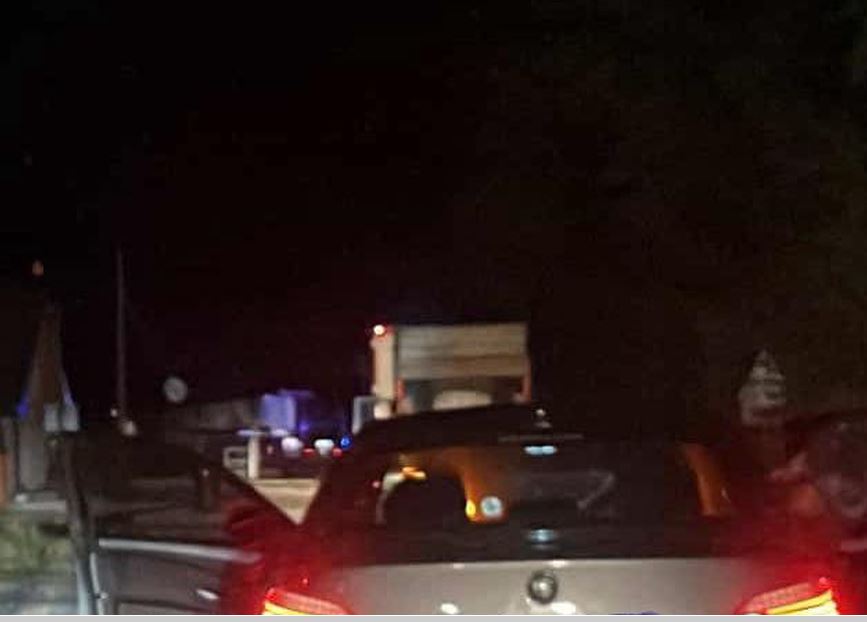 Šest lica zadobilo povrede u sudaru dva automobila kod kamenoloma Jošanica