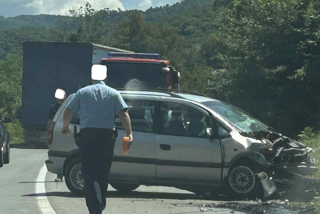 Saobraćajna nezgoda kod Konjević Polja, vatrogasci na mjestu nesreće (FOTO)