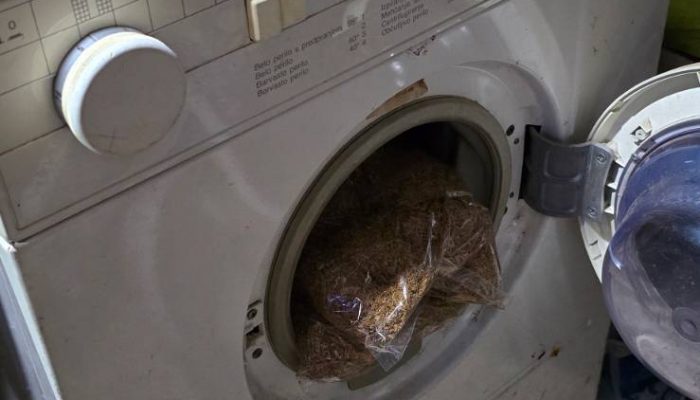 Carinici RC Tuzla u julu oduzeli 1.750 komada preparata „Kamagra“, 240 komada „Macun“, 6.870 paklica cigareta i 54 kg sitno rezanog duhana (FOTO)