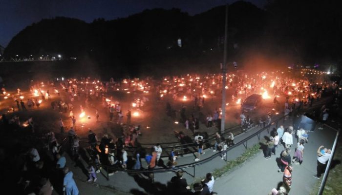 Tradicionalno „lilanje“ održano na gradskoj plaži u Zvorniku, okupio se veliki broj pravoslavnih vjernika