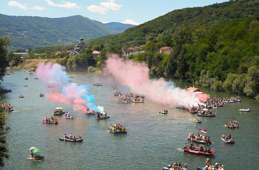 KAD SE PLOVI SRCEM, DRINA OSTAJE ČISTA: Mozzart u velikoj eko-akciji na Drinskoj regati (FOTO+VIDEO)