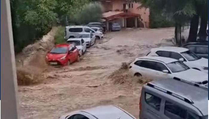 Potop u Sloveniji: Bujice nose sve pred sobom, putevi zatvoreni