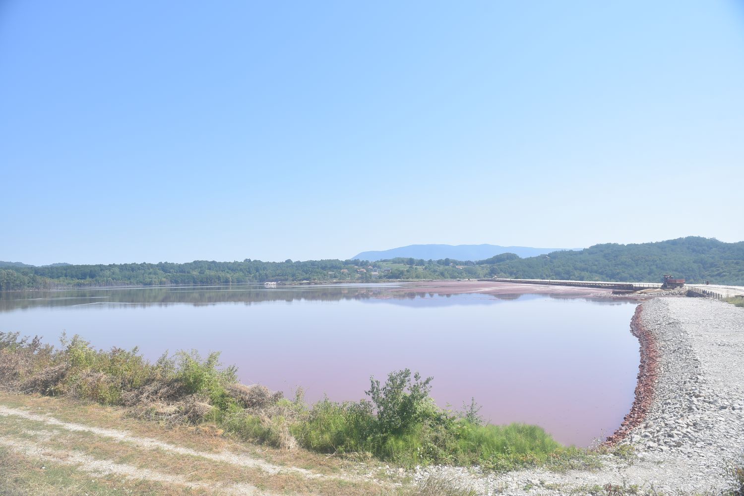 Počeli radovi na podizanju visine brane crvenog mulja za nova tri metra (FOTO)
