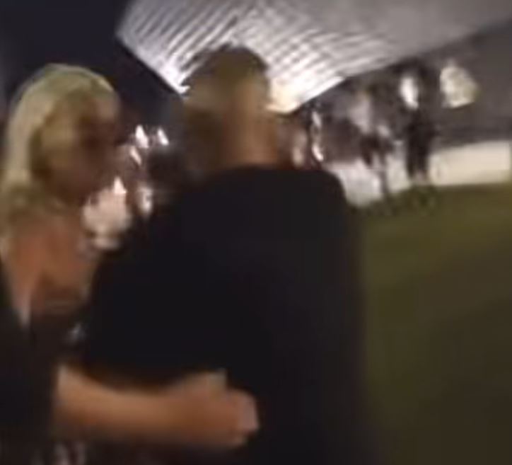 Jelena Karleuša evakuisana pod pratnjom policije sa koncerta u Loznici