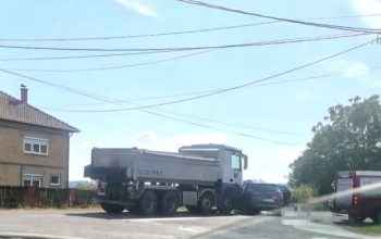 Dvoje mrtvih u sudaru s kamionom kod Ugljevika (FOTO)