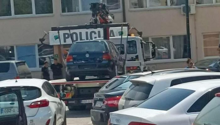 U Kalesiji policija na inicijativu stanovnika naselja Vukovije locirala i oduzela vozilo vozaču koji je bahatom vožnjom ugrozio živote ljudi (FOTO)