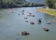 Ovog ljeta “Drinska regata” okupila ljubitelje splavarenja (FOTO)