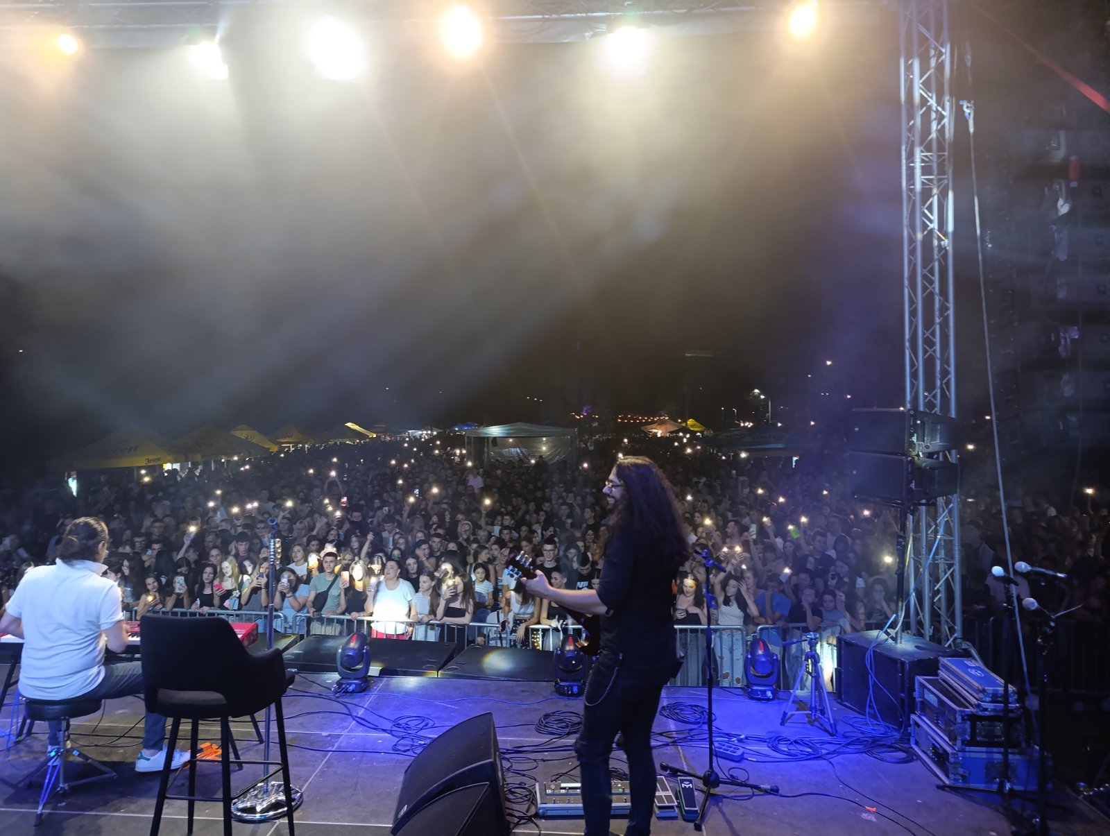 Počelo 24. “Zvorničko ljeto”, prvi dan završen spektakularnim koncertom Ace Lukasa pred više od 10 hiljada ljudi na gradskoj plaži (FOTO)