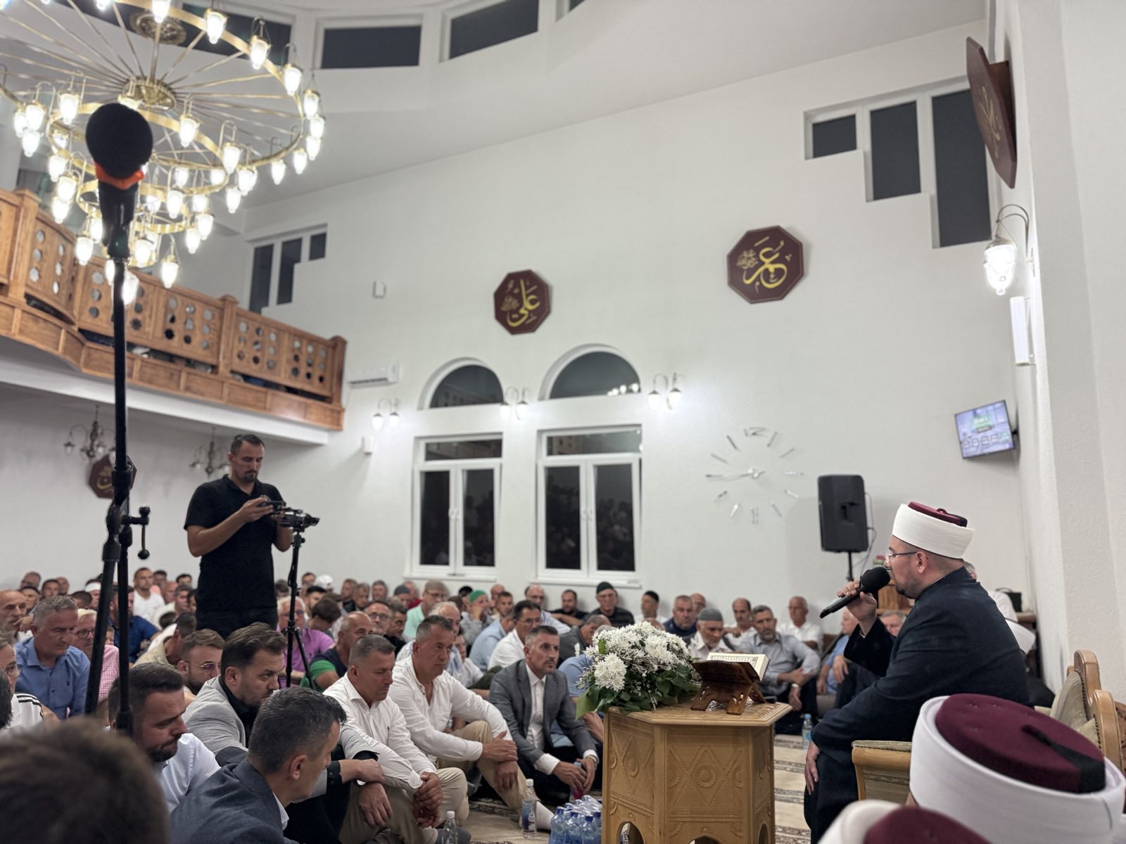 U Diviču se okupile stotine vjernika uz Večer Kur’ana, program na Diviču se nastavlja koncertom grupe ''Rejjan''