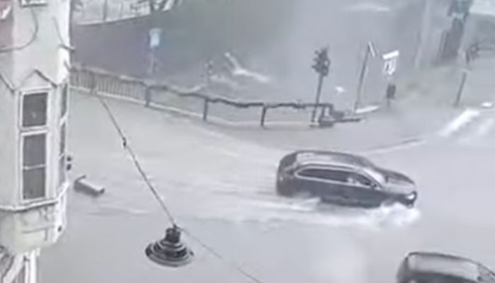 Nevrijeme krenulo od Doboja prema Tešnju, gradske ulice pod vodom (VIDEO)