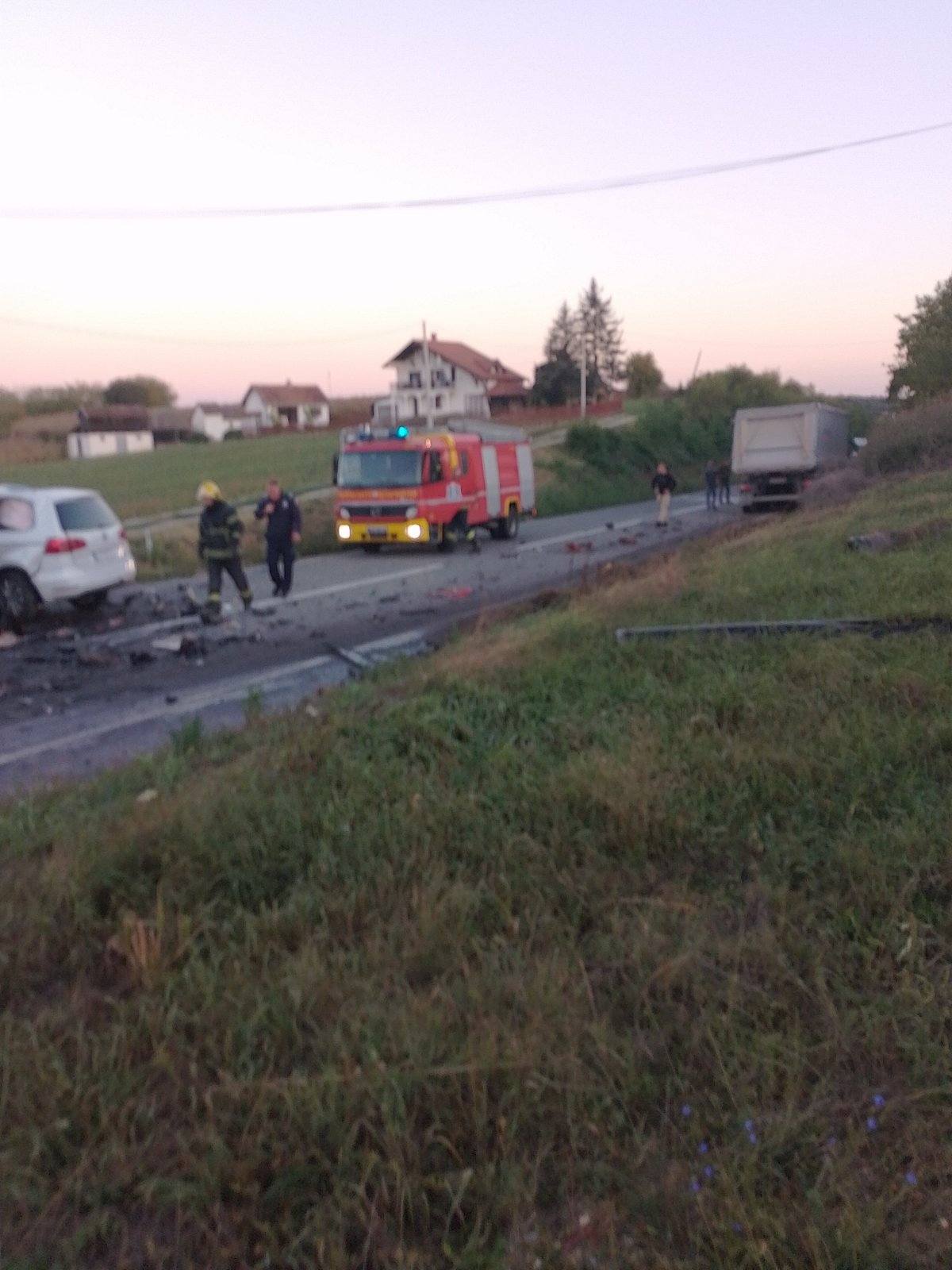 Jedno lice smrtno stradalo u užasnoj saobraćajnoj nesreći na putu Šabac-Valjevo (FOTO)