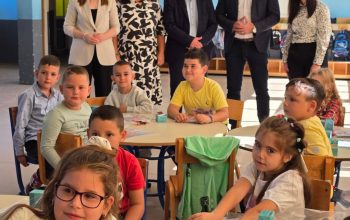 Gradonačenik Bojan Ivanović obišao prvačiće u zvorničkim osnovnim školama