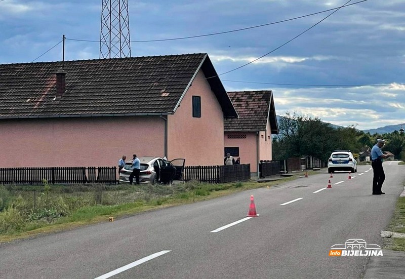 Vozač poginuo, suvozač povrijeđen u teškoj saobraćajnoj nesreći kod Bijeljine (FOTO)