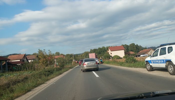 Sudar Fiata i motocikla na magistralnom putu Zvornik – Bijeljina u Skočiću