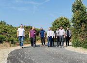 Završeno asfaltiranje puta u povratničkom naselju Gornja Višća, Dragomir i Jelenko Vasić u društvu ministra Dizdara (FOTO)