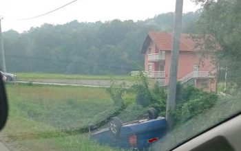 Dvije osobe povrijeđene nakon saobračajne nezgode kod Sapne (FOTO)