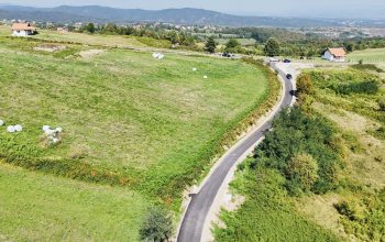 Završeno asfaltiranje puta u povratničkom naselju Gornja Višća, Dragomir i Jelenko Vasić u društvu ministra Dizdara (FOTO)