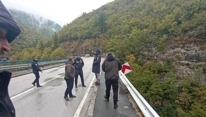 Još jedna tragična saobraćajna nesreća u gornjem Podrinju, najmanje jedna osoba smrtno stradala (FOTO)