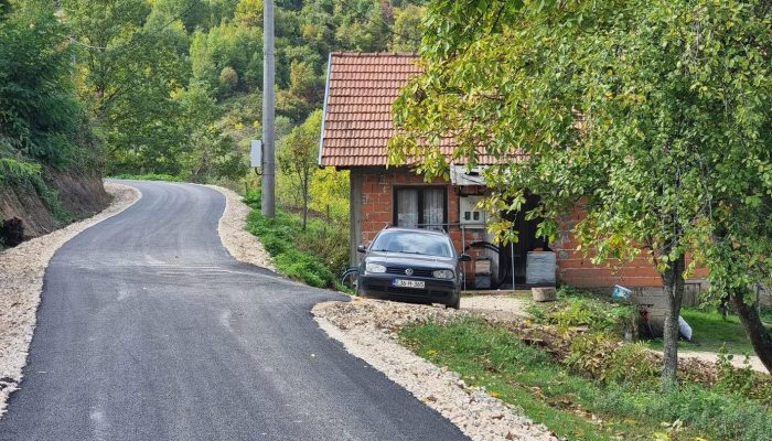 ZAVRŠENO ASFALTIRANJE PUTA U POVRATNIČKOM MJESTU CERSKA
