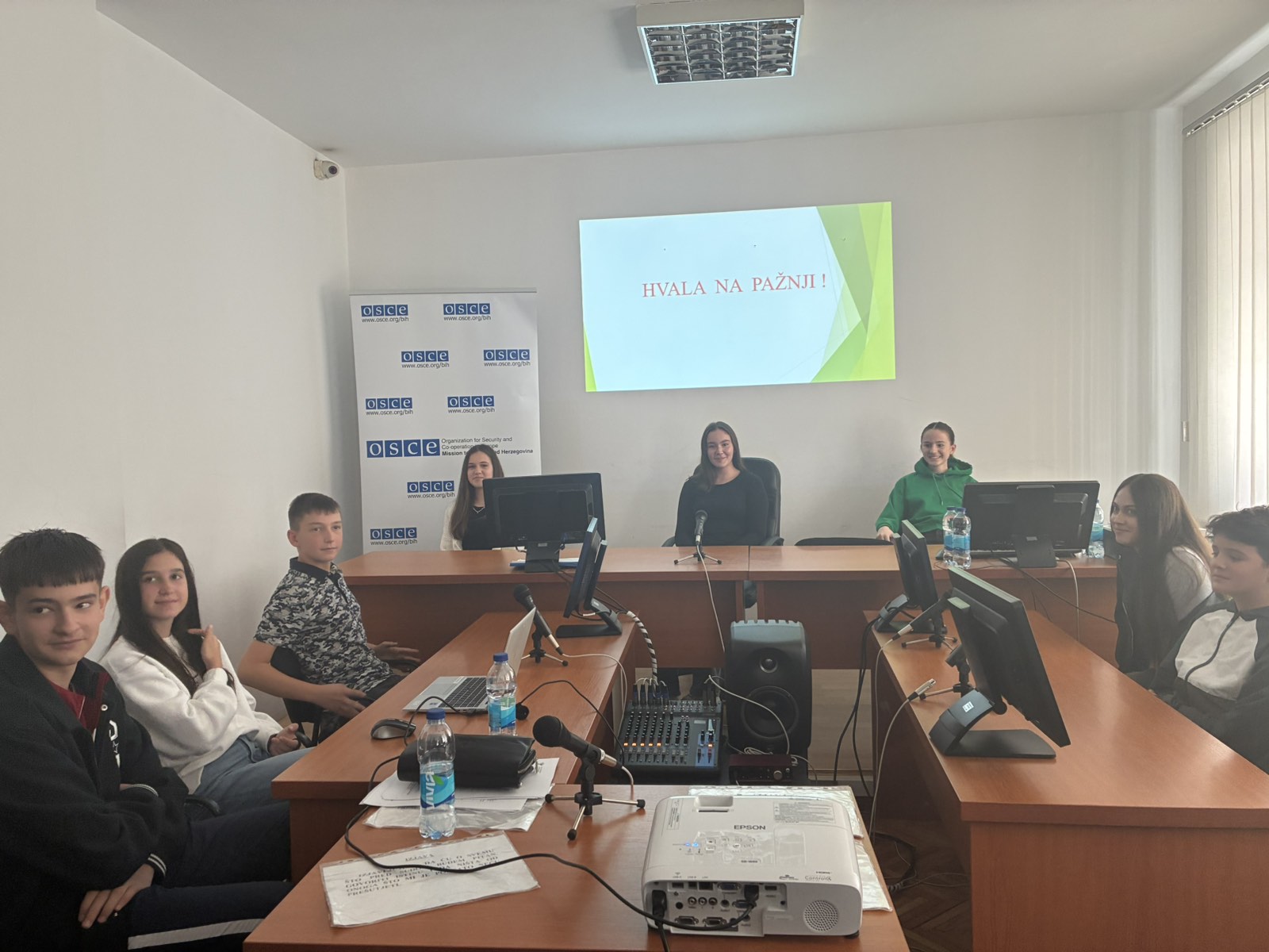 Realizovana aktivnost dani „Dječije nedelje” u prostorijama Osnovnog suda u Zvorniku (FOTO)
