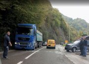 Dvije saobraćajne nezgode u razmaku manjem od sat vremena na području Zvornika (FOTO)