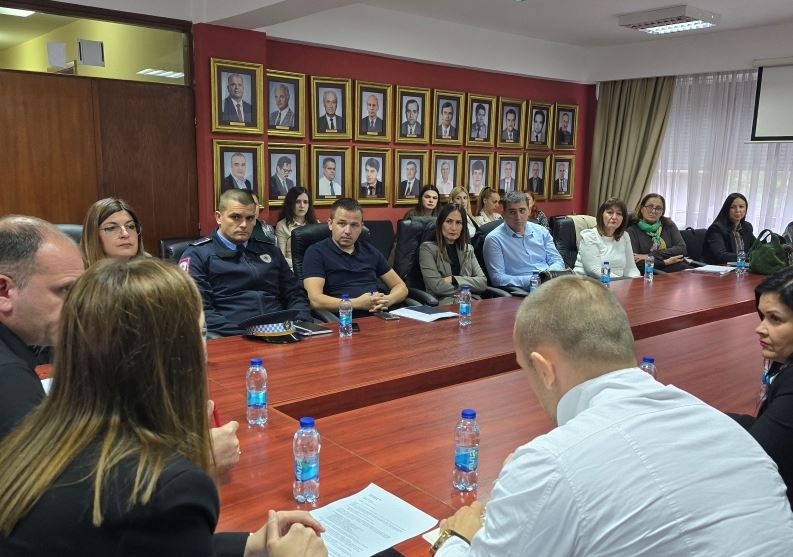 Gradska uprava Zvornik: Održan sastanak o vršnjačkom nasilju