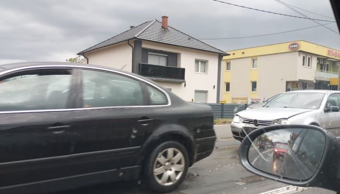 Dvije saobraćajne nezgode u razmaku manjem od sat vremena na području Zvornika (FOTO)